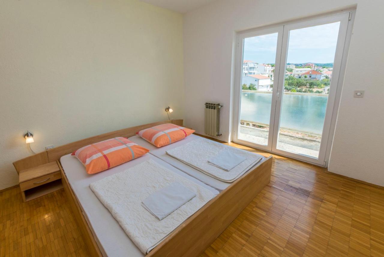 Apartments Jelka Примоштен Экстерьер фото