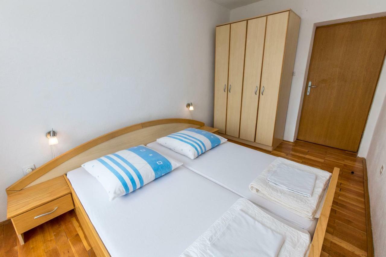 Apartments Jelka Примоштен Экстерьер фото